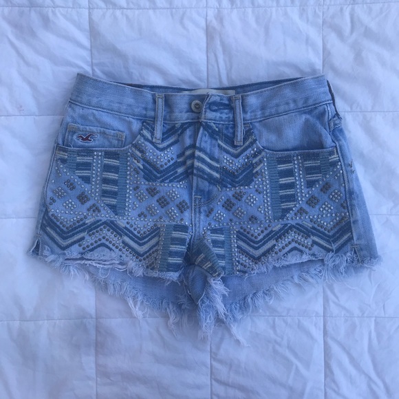 Hollister - Picture 3 of 6